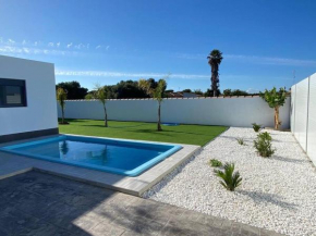 Moderna Villa con piscina privada by ChiclanaDreams